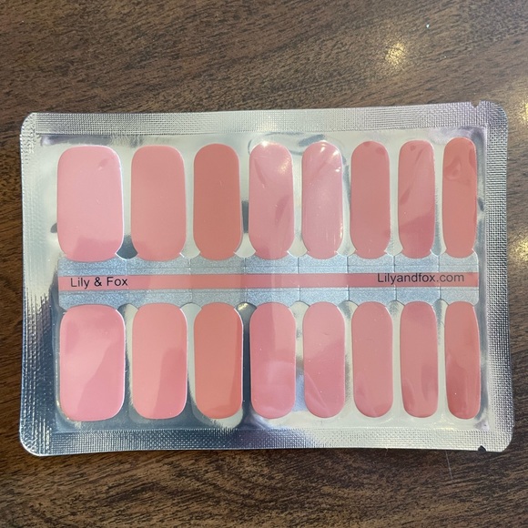 NEW! Lot of 3 Lily and Fox press on nail polish colors! 😍🤩 - Picture 3 of 4
